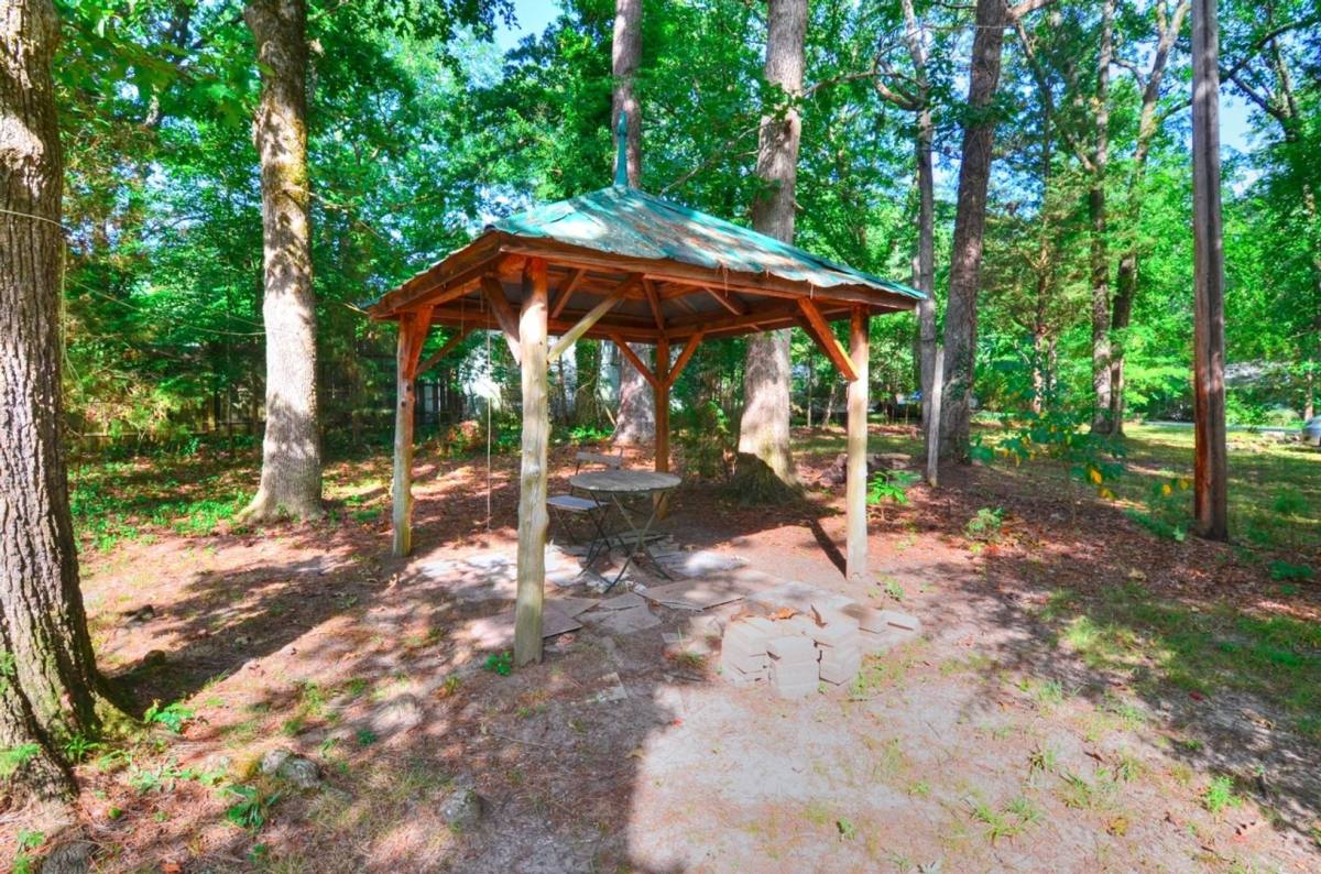 Apartment for rent at 1205 N Greensboro St, Carrboro, NC 27510