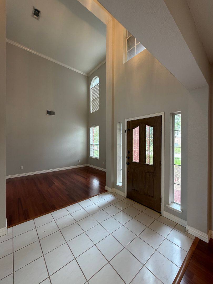 House for rent at 1609 Simsbury Dr, Plano, TX 75025