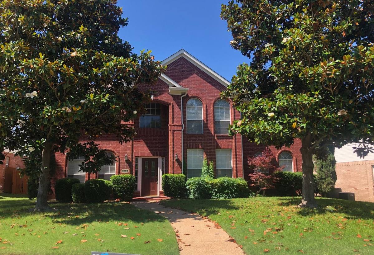 House for rent at 1609 Simsbury Dr, Plano, TX 75025