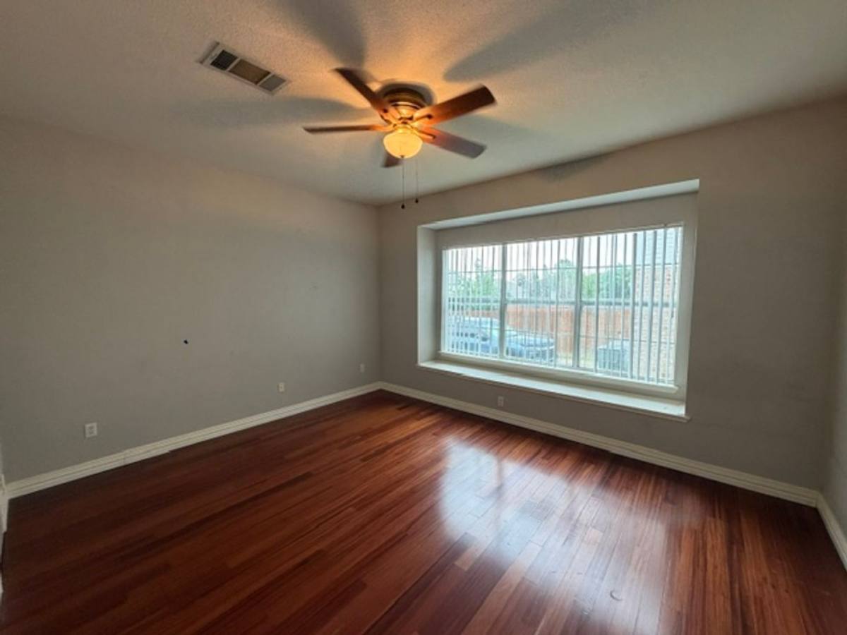 House for rent at 1609 Simsbury Dr, Plano, TX 75025