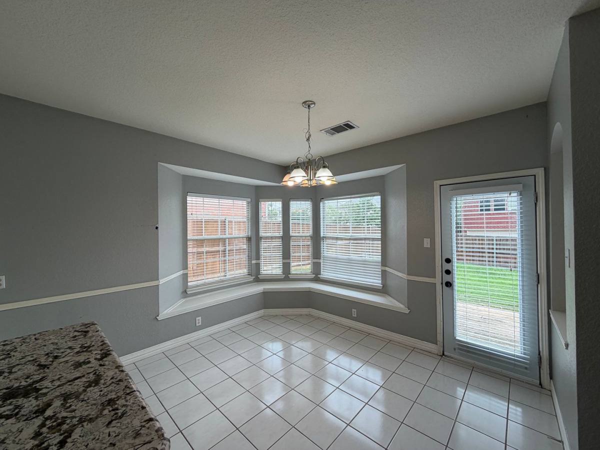 House for rent at 1609 Simsbury Dr, Plano, TX 75025