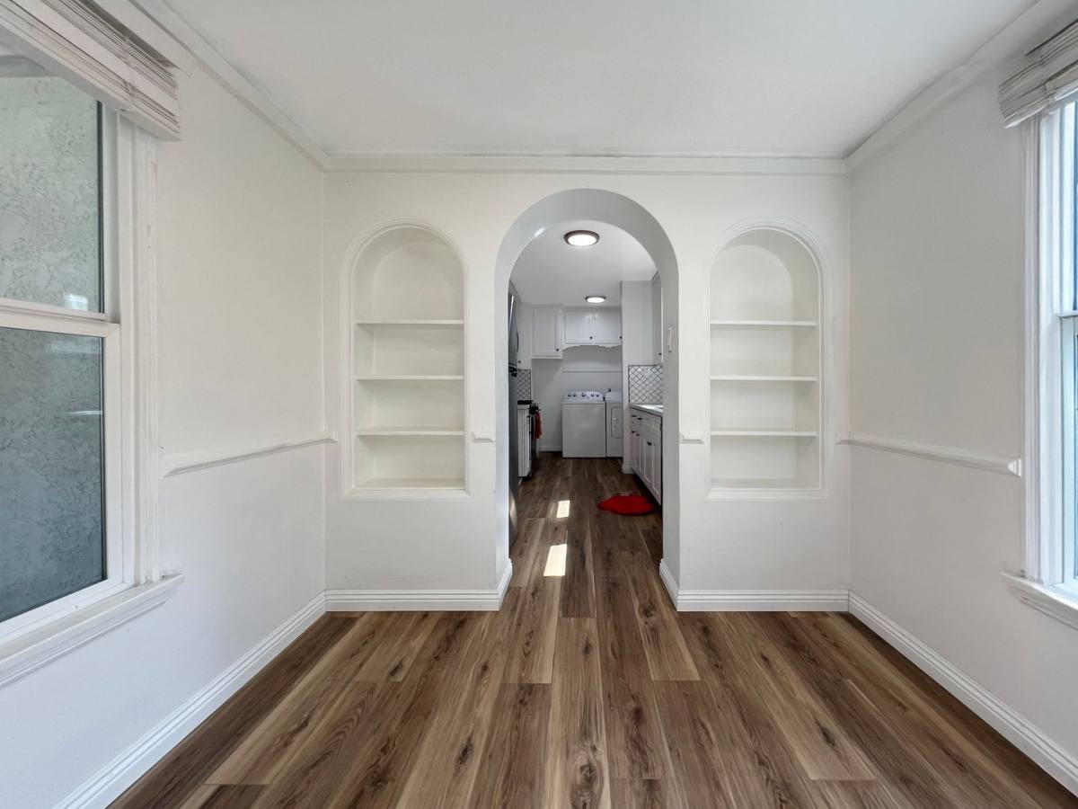 Apartment for rent at 2316-2322 Eucalyptus Ave, Long Beach, CA 90806
