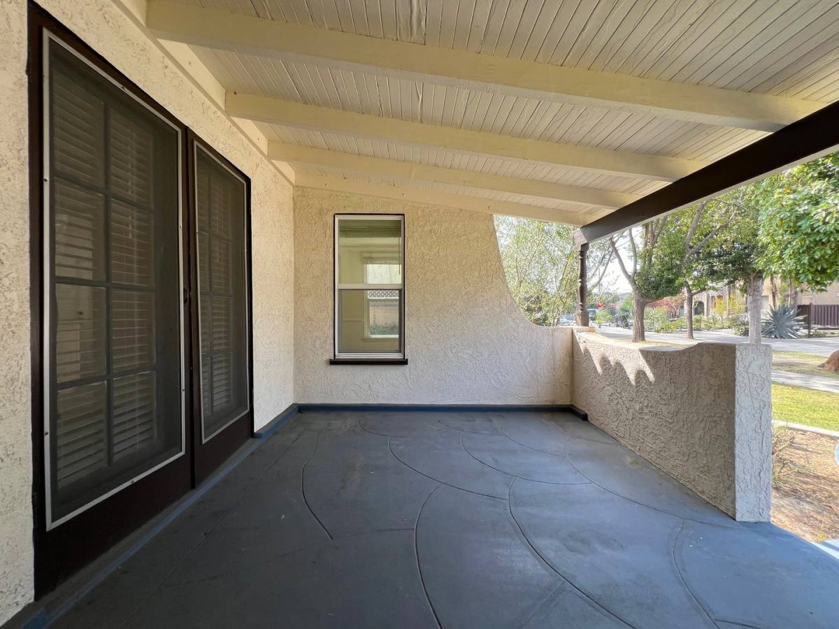 Apartment for rent at 2316-2322 Eucalyptus Ave, Long Beach, CA 90806