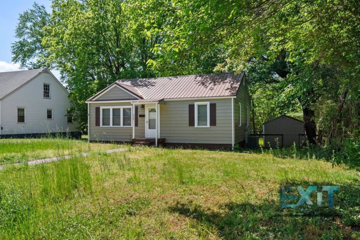 House for rent at 312 Hutcheson Ave, Chase City, VA 23924