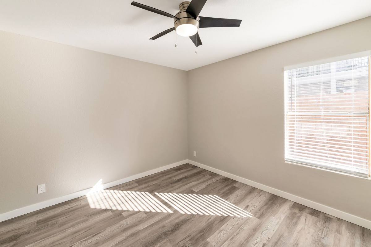 Apartment for rent at 2725 E Beck Lane, Phoenix, AZ 85032