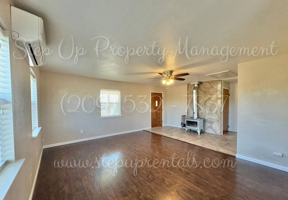 House for rent at 10313 Crackerbox Rd, Oakdale, CA 95361