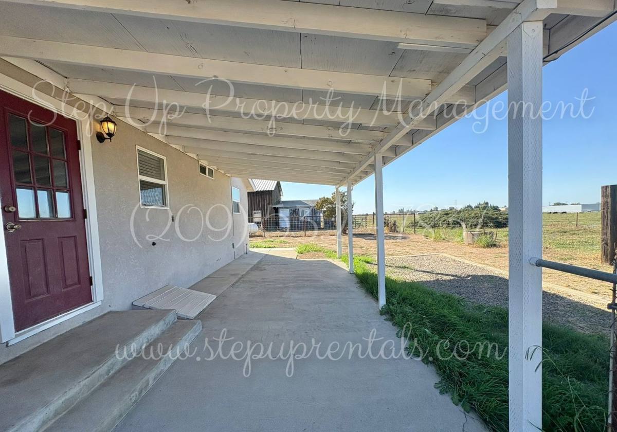 House for rent at 10313 Crackerbox Rd, Oakdale, CA 95361