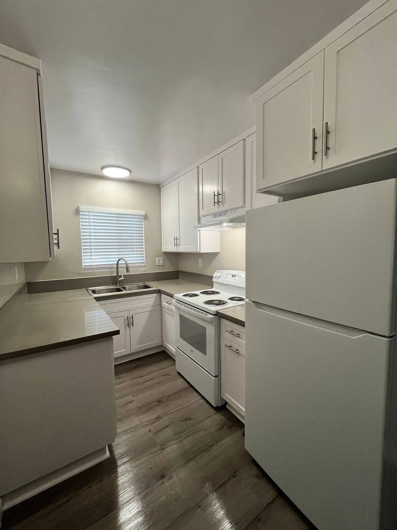 Apartment for rent at 2312 Santa Fe Ave, Long Beach, CA 90810