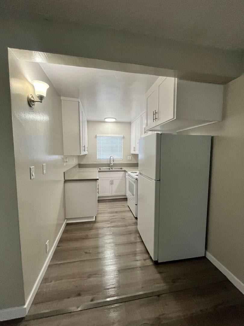 Apartment for rent at 2312 Santa Fe Ave, Long Beach, CA 90810