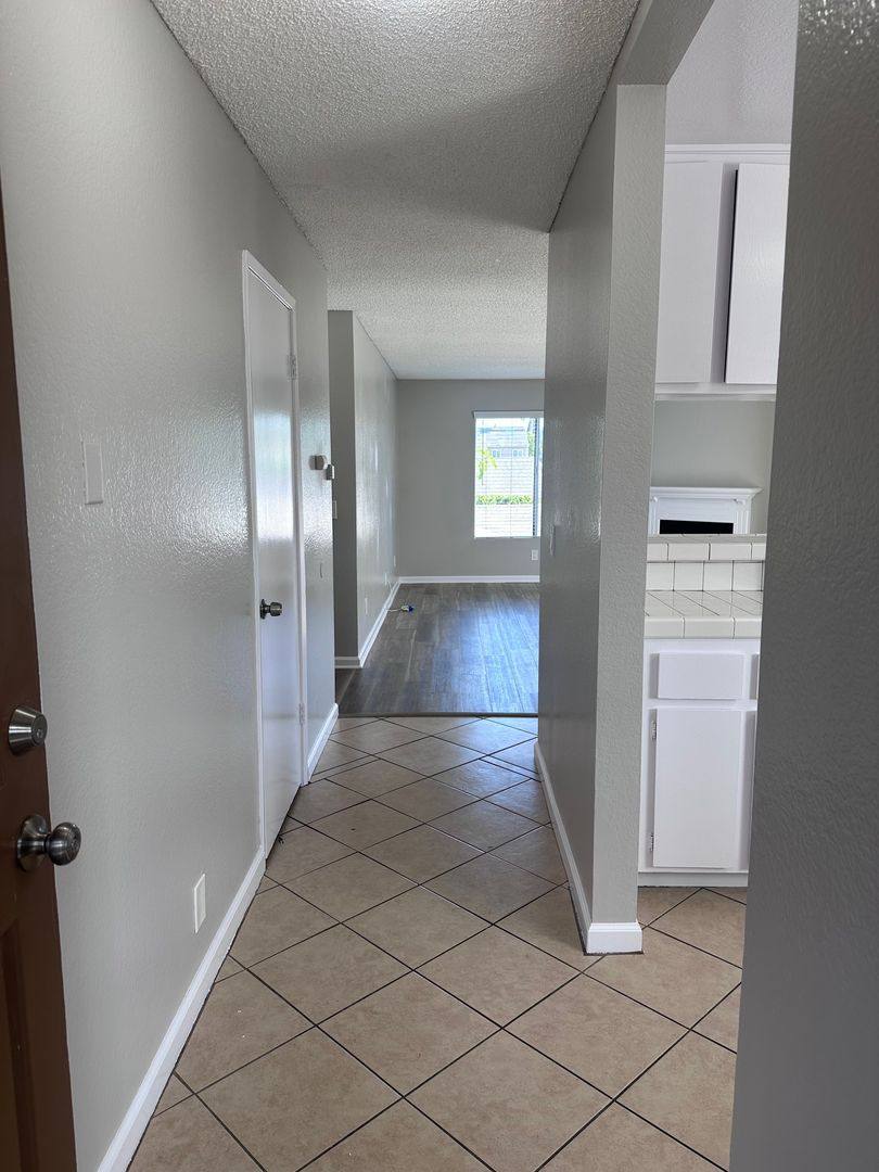 Apartment for rent at 766 Gardenia Ave, Long Beach, CA 90813