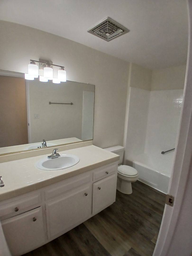 Apartment for rent at 215 Atlantic Ave, Long Beach, CA 90802