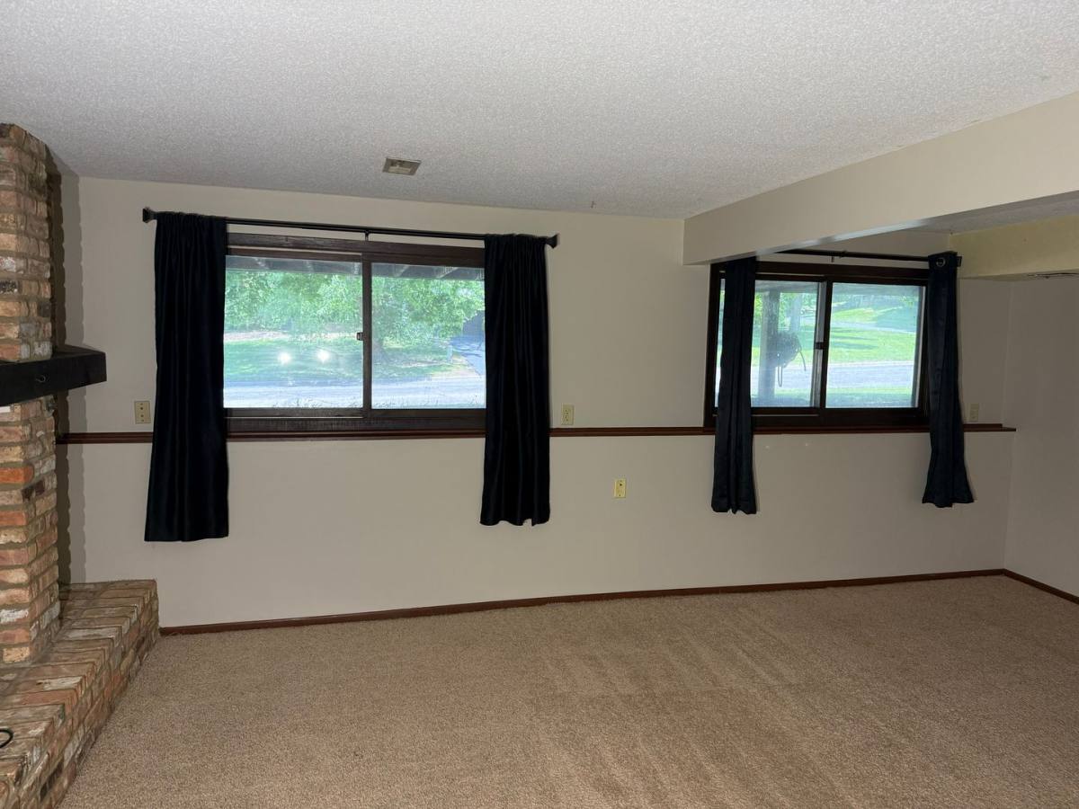 Townhouse for rent at 8201 W Park Hills Dr, Minneapolis, MN 55438