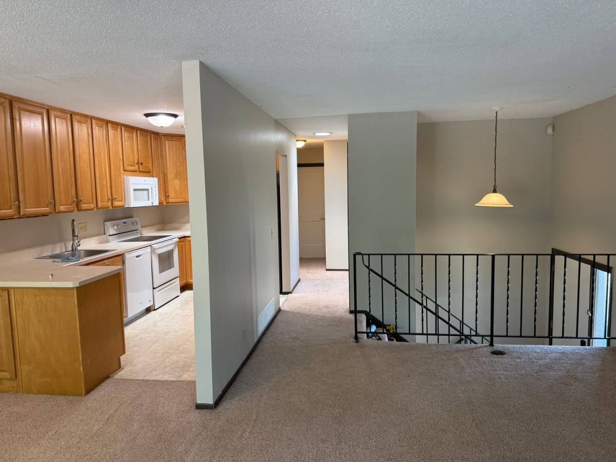 Townhouse for rent at 8201 W Park Hills Dr, Minneapolis, MN 55438