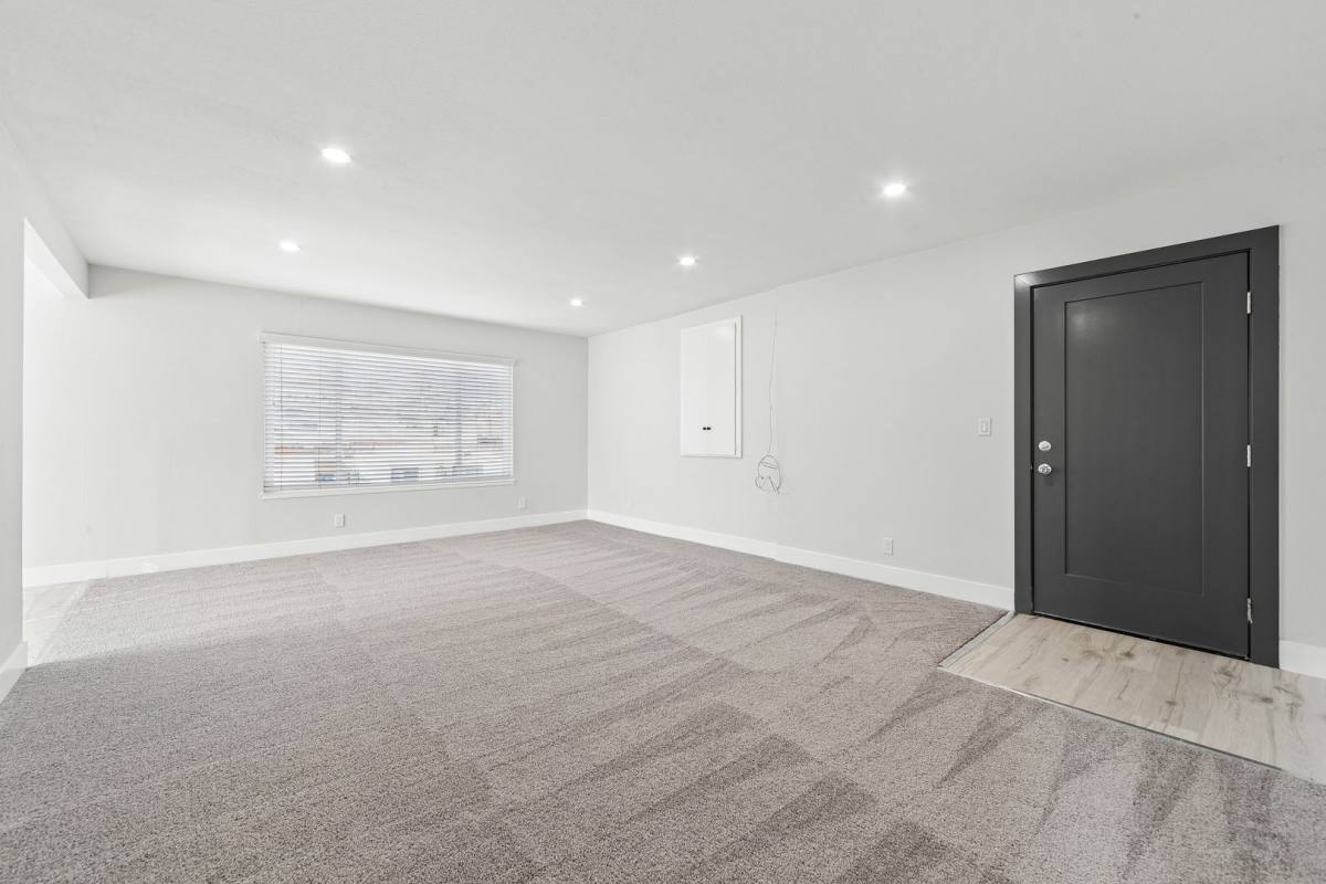 Apartment for rent at 402 13th St, Huntington Beach, CA 92648