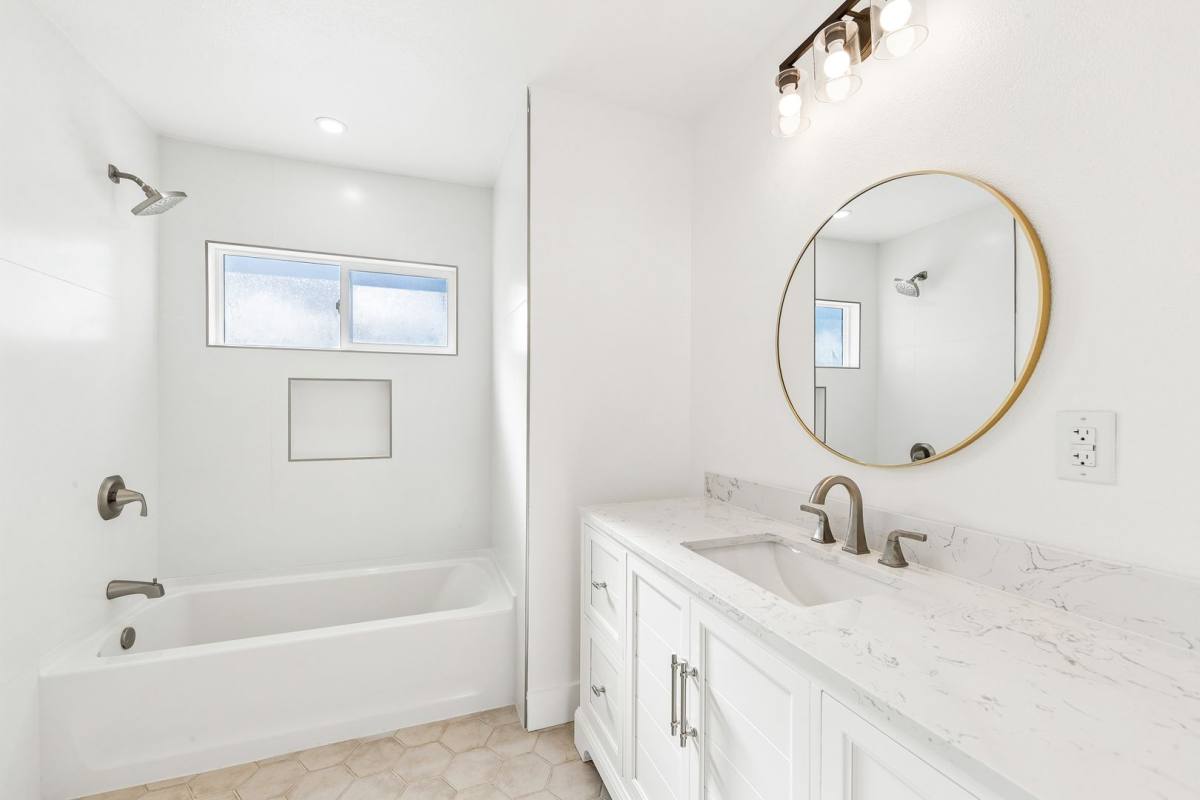 Apartment for rent at 402 13th St, Huntington Beach, CA 92648