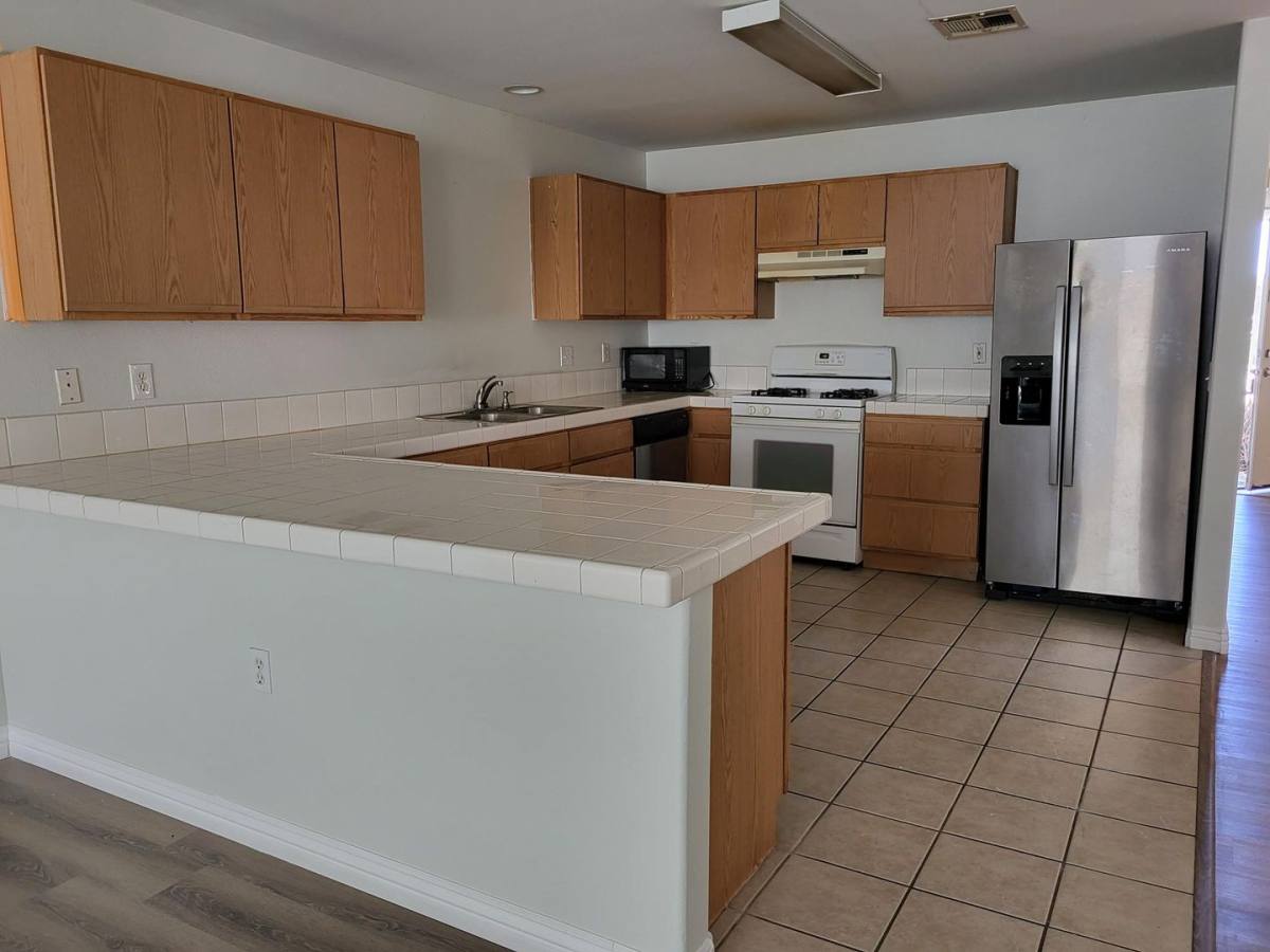 Apartment for rent at 66700 Crescent Dr, Desert Hot Springs, CA 92240