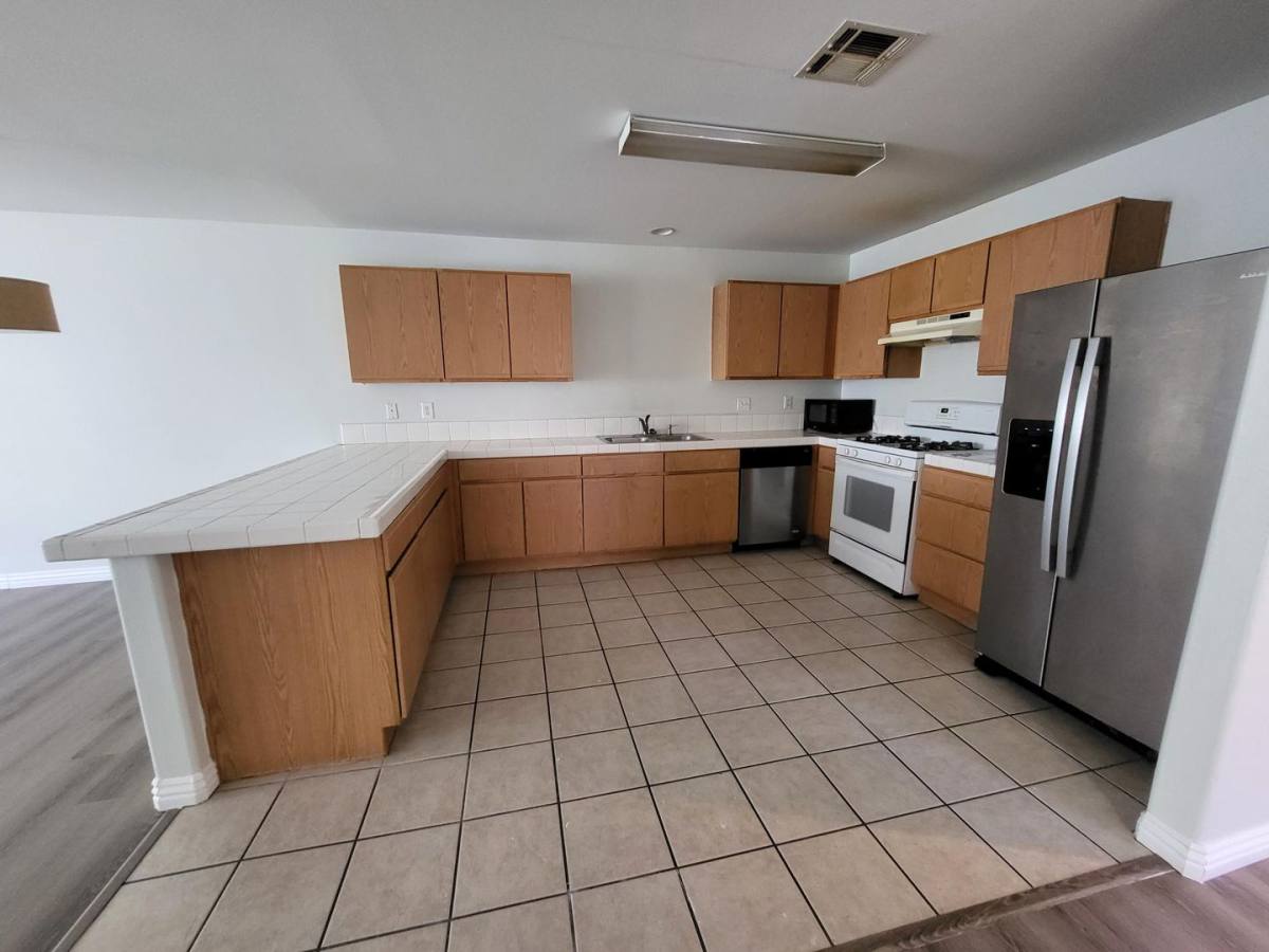 Apartment for rent at 66700 Crescent Dr, Desert Hot Springs, CA 92240