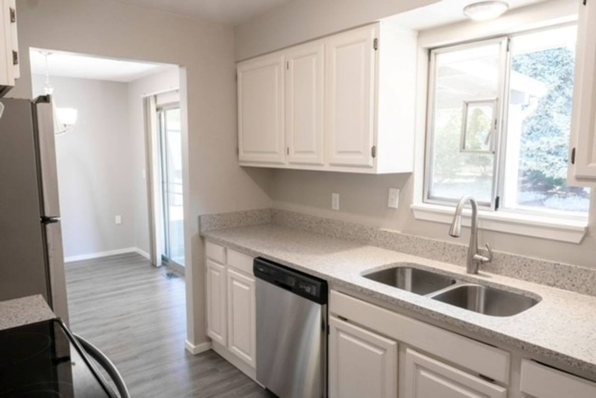 House for rent at 654 Jefferson Ave NE, Renton, WA 98056