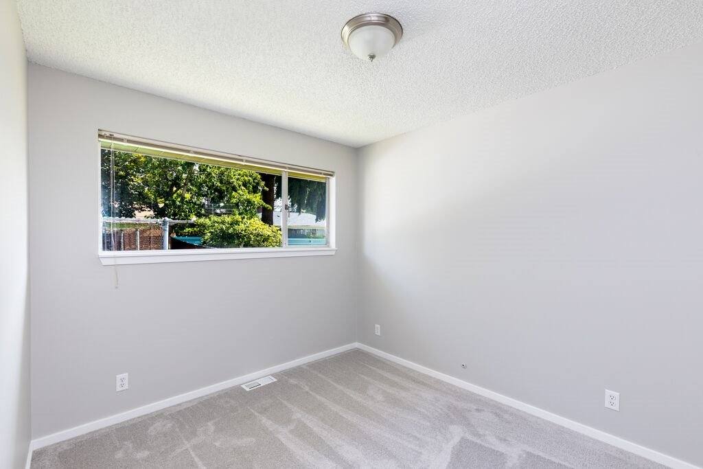 House for rent at 654 Jefferson Ave NE, Renton, WA 98056