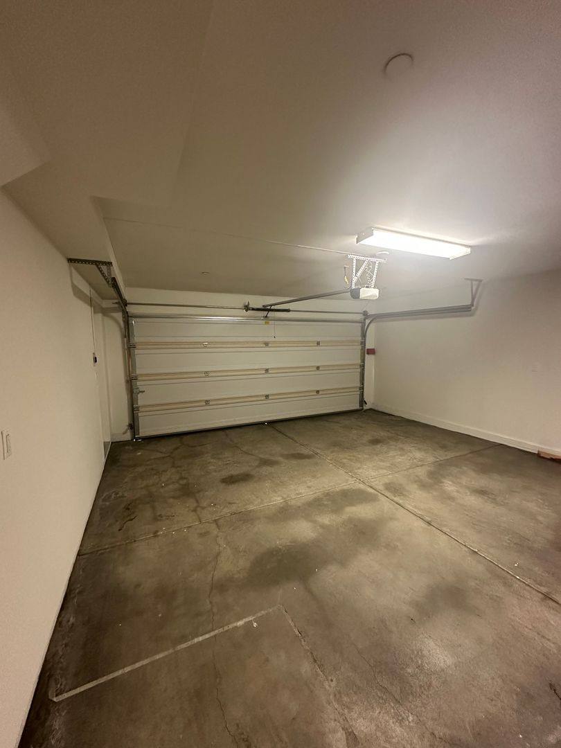 Townhouse for rent at 16561 Vine Terrace, Van Nuys, CA 91406