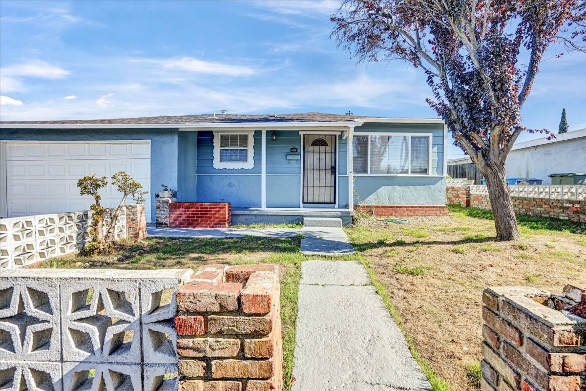 House for rent at 452 Wilshire Ave, Vallejo, CA 94591