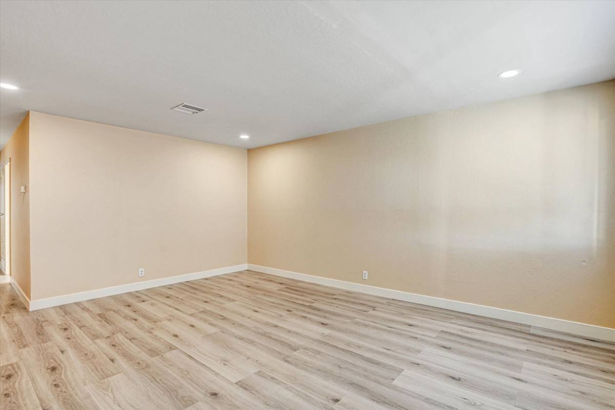 House for rent at 452 Wilshire Ave, Vallejo, CA 94591