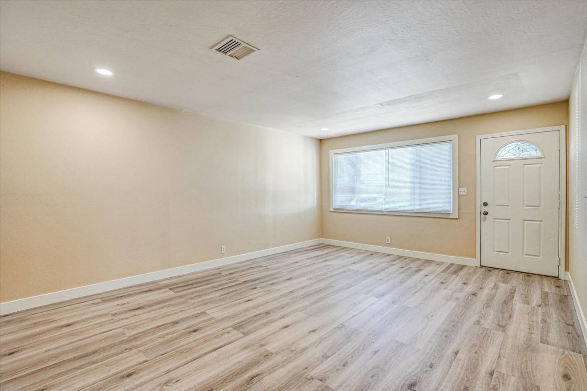 House for rent at 452 Wilshire Ave, Vallejo, CA 94591