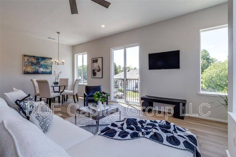 Townhouse for rent at 3308 Birmingham Ave, Dallas, TX 75210
