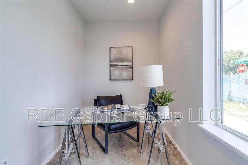 Townhouse for rent at 3308 Birmingham Ave, Dallas, TX 75210