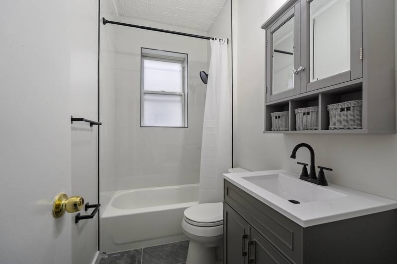 Apartment for rent at 292 Claremont Ave, Jersey City, NJ 07305