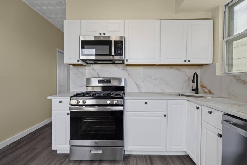 Apartment for rent at 292 Claremont Ave, Jersey City, NJ 07305
