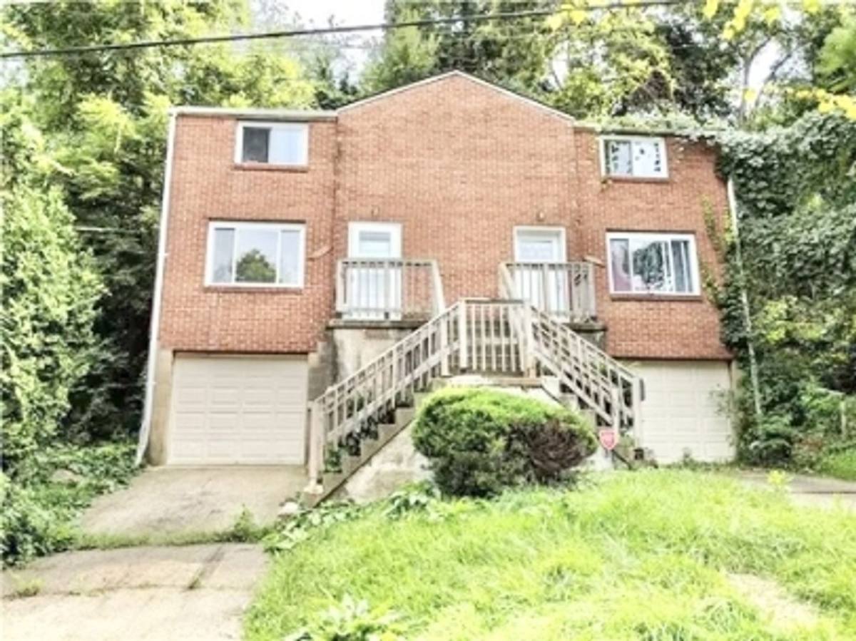 Apartment for rent at 2020 Lindsay Rd, Pittsburgh, PA 15221