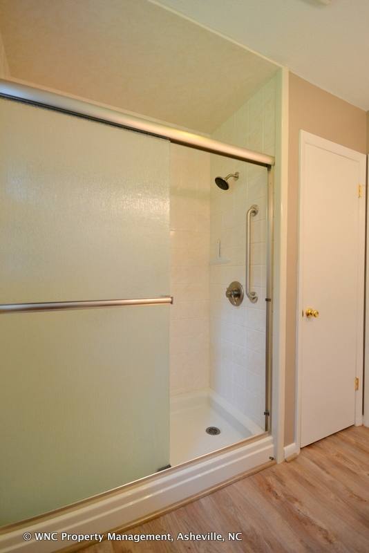 House for rent at 53 Tipperary Dr, Asheville, NC 28806