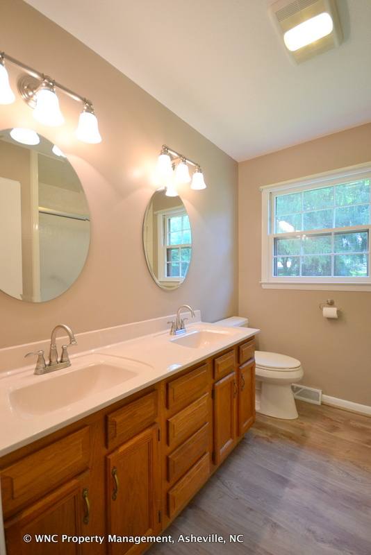 House for rent at 53 Tipperary Dr, Asheville, NC 28806