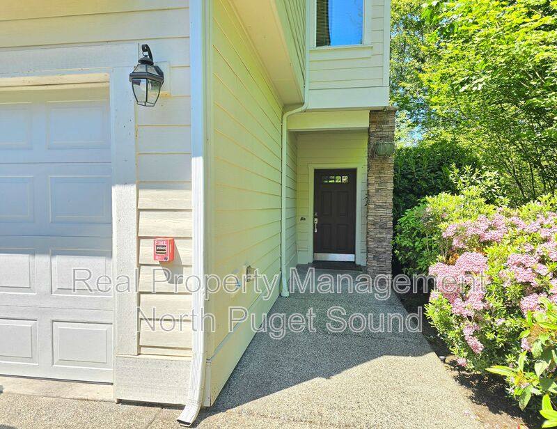 Townhouse for rent at 1145 215th Place SE, Bothell, WA 98021