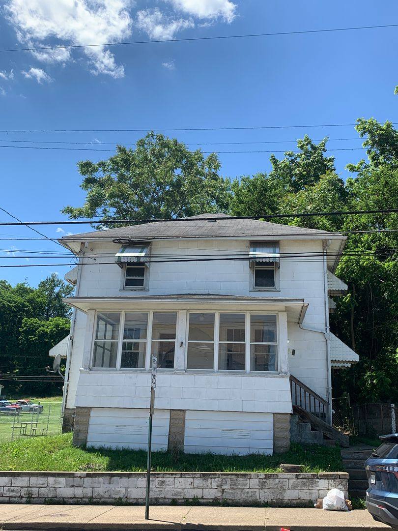 House for rent at 1237 Lynn St, Parkersburg, WV 26101