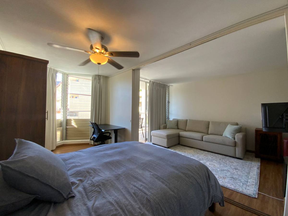 Apartment for rent at 1535 Pensacola St, Honolulu, HI 96822