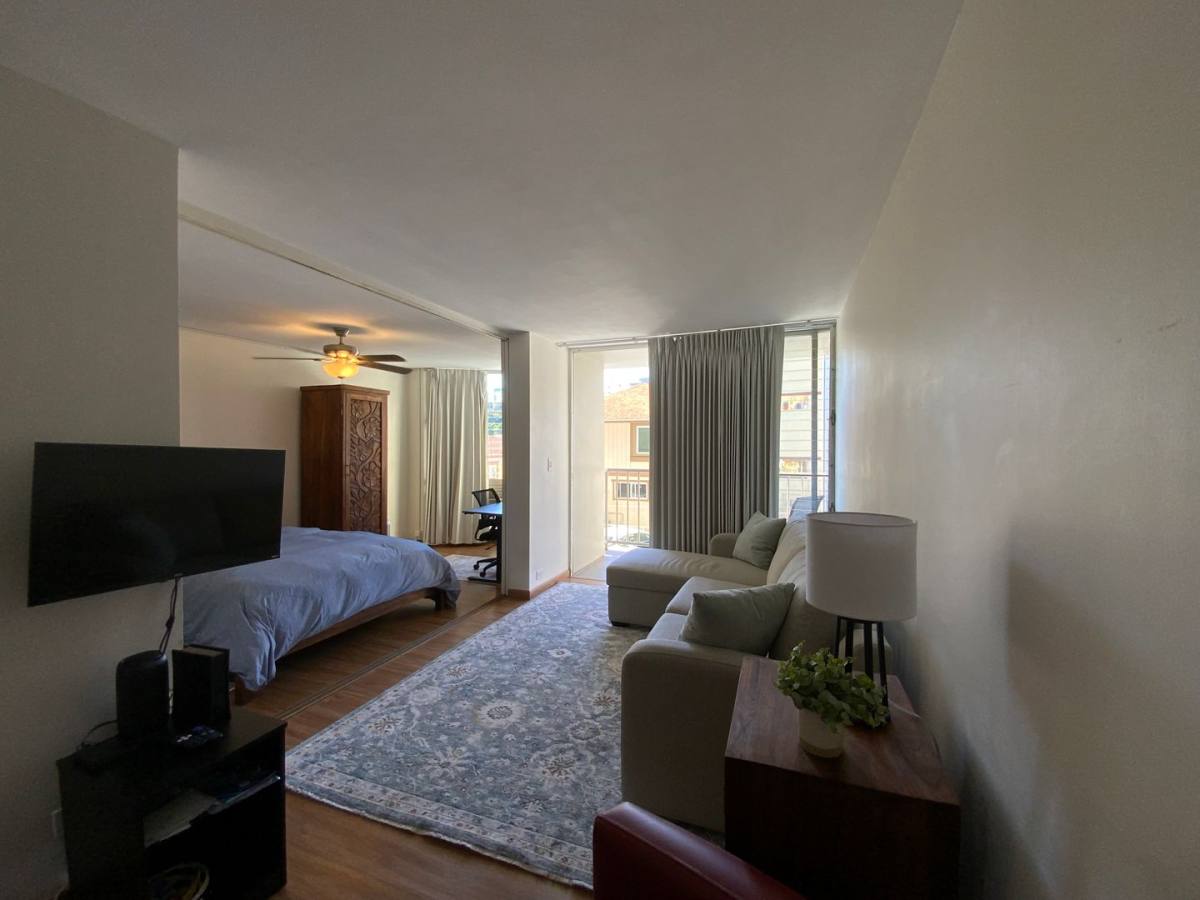 Apartment for rent at 1535 Pensacola St, Honolulu, HI 96822