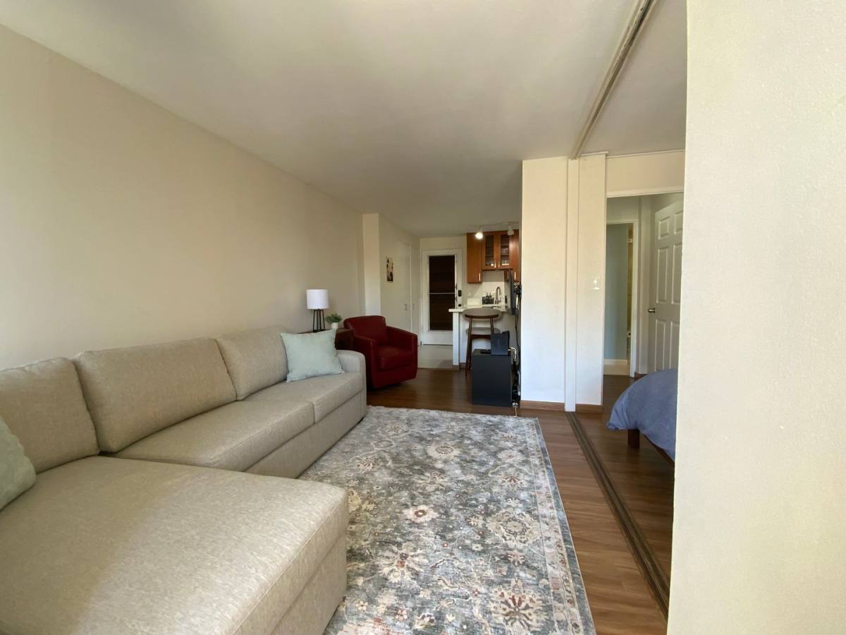 Apartment for rent at 1535 Pensacola St, Honolulu, HI 96822