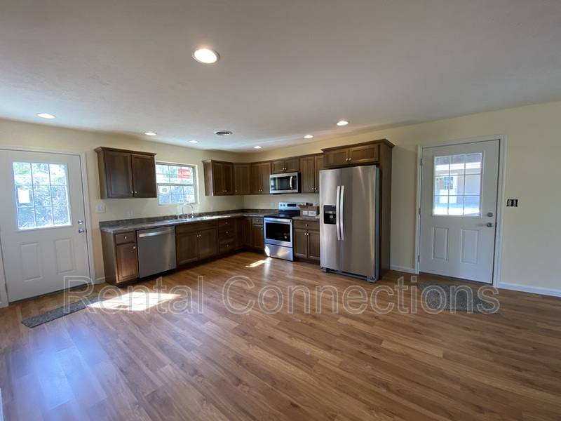 House for rent at 1815 Bridge St, Marion, IL 62959