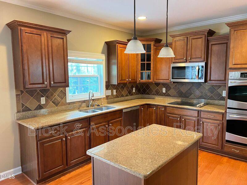 House for rent at 936 Bentbury Way, Cary, NC 27518