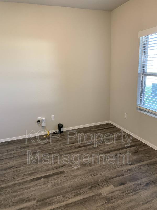 House for rent at 1127 S Kingfisher Lane, Fayetteville, AR 72701