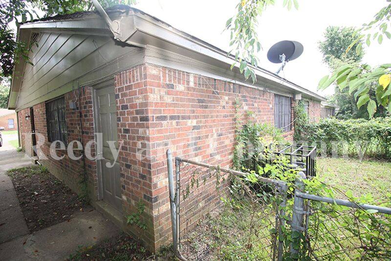 House for rent at 3385 Barbwood Dr, Memphis, TN 38118