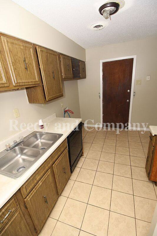 House for rent at 3385 Barbwood Dr, Memphis, TN 38118