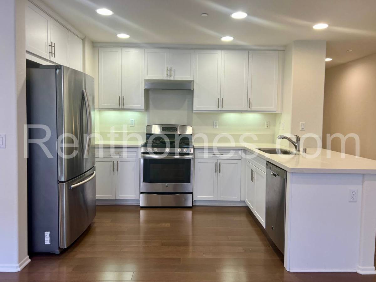 Townhouse for rent at 8862 Promenade N Place, San Diego, CA 92123