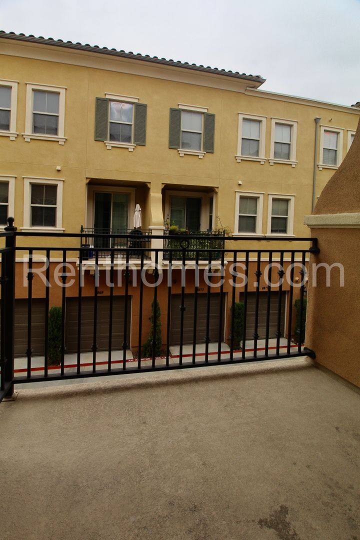 Townhouse for rent at 8862 Promenade N Place, San Diego, CA 92123