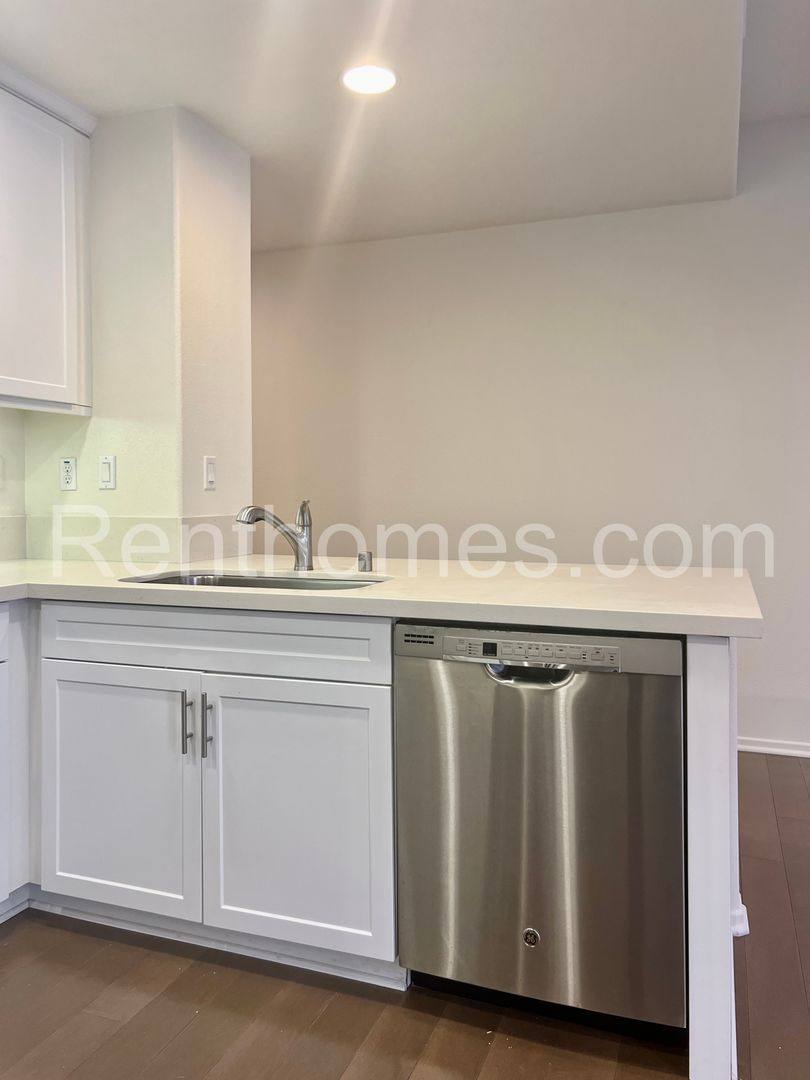 Townhouse for rent at 8862 Promenade N Place, San Diego, CA 92123