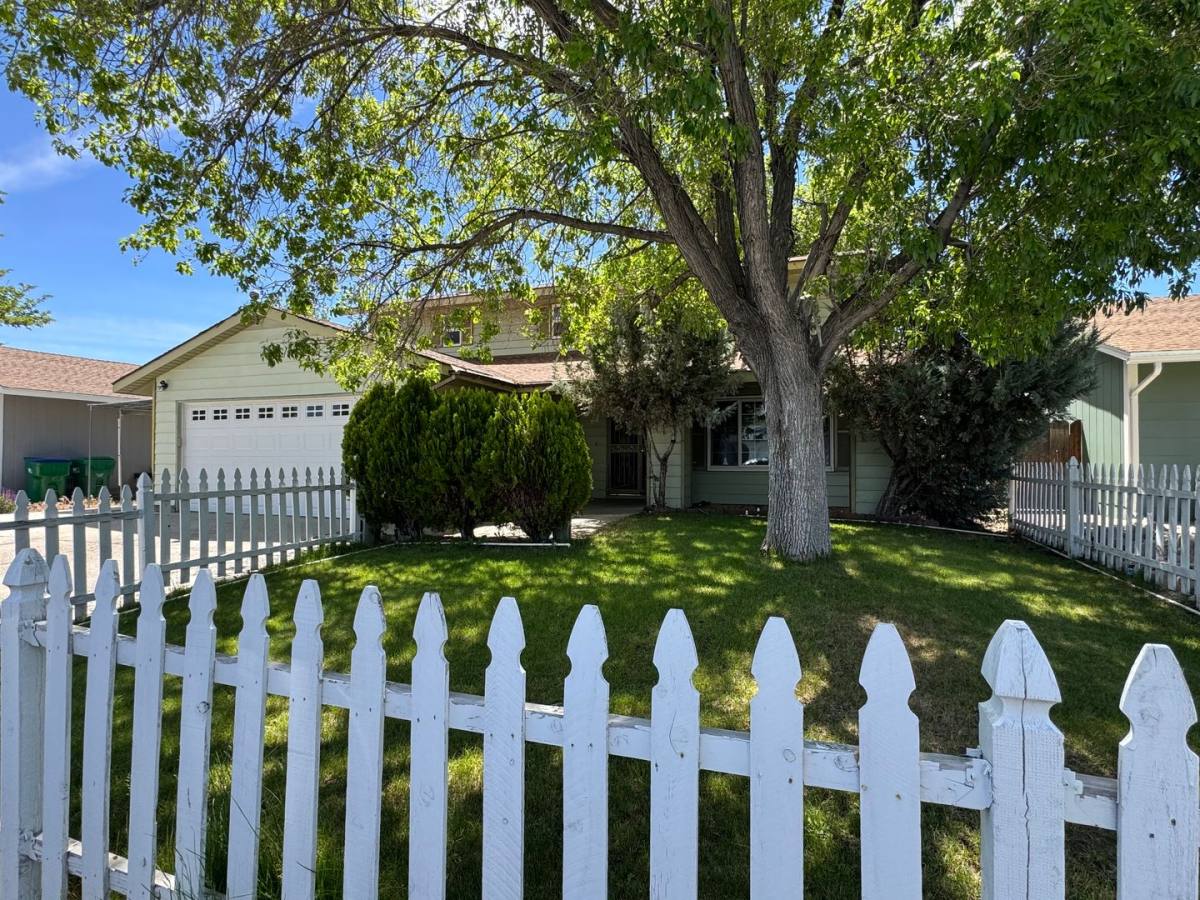 House for rent at 1053 Glen Molly Dr, Sparks, NV 89434