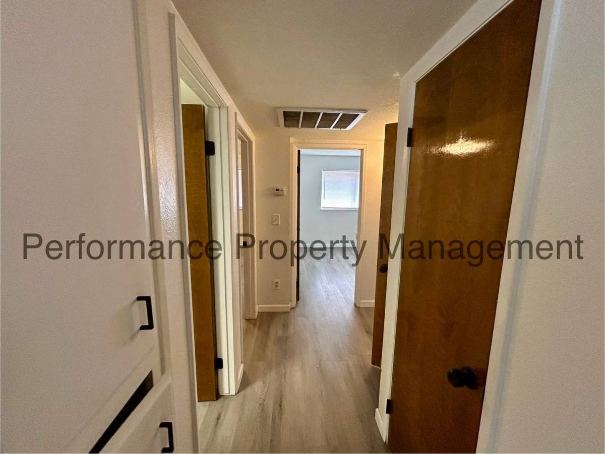 Apartment for rent at 239 W China Grade Loop, Bakersfield, CA 93308