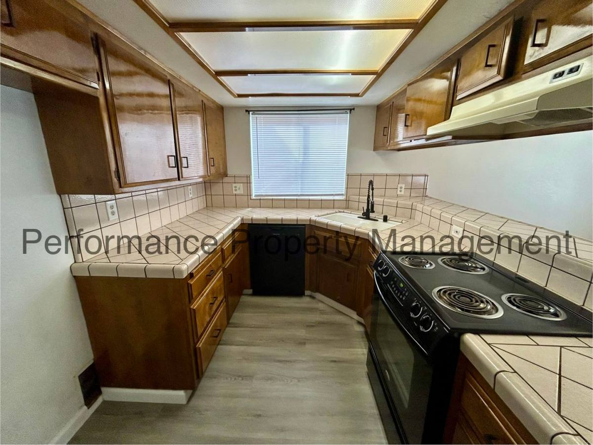 Apartment for rent at 239 W China Grade Loop, Bakersfield, CA 93308
